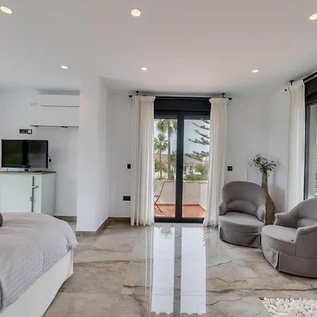 Beachside In Carib Playa Marbella